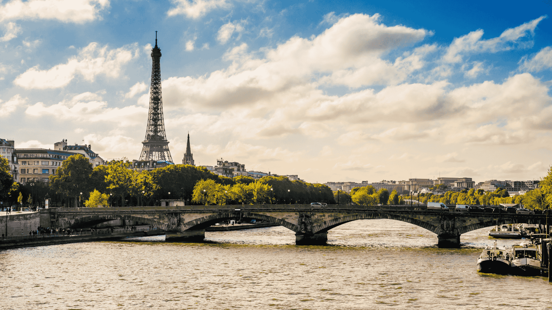 <small>ESTILO & ELEGÂNCIA: </small>Looks Para Usar em Paris no Verão