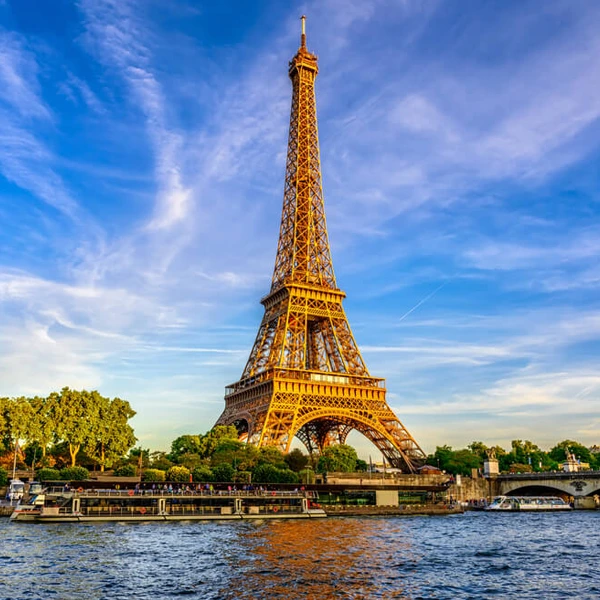 VERÃO EM PARIS