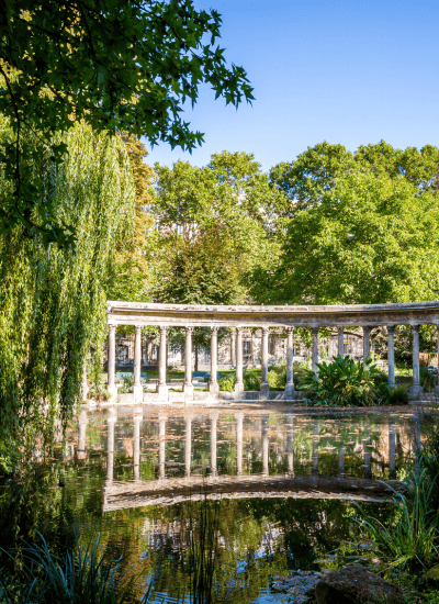 Piquenique no Parc Monceau em Paris