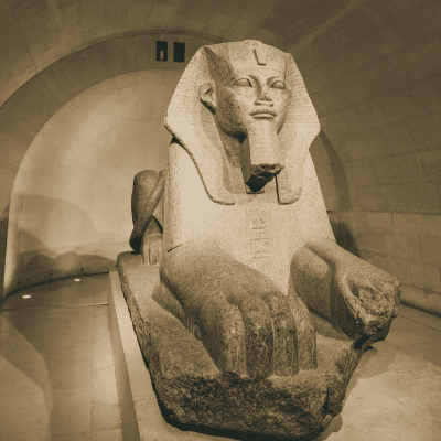 Grande Esfinge de Tanis no Louvre