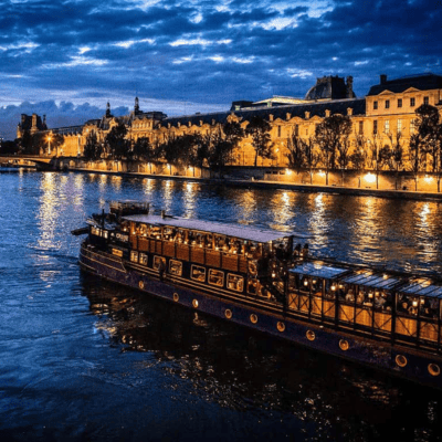 Cruzeiro no Rio Sena Réveillon Paris